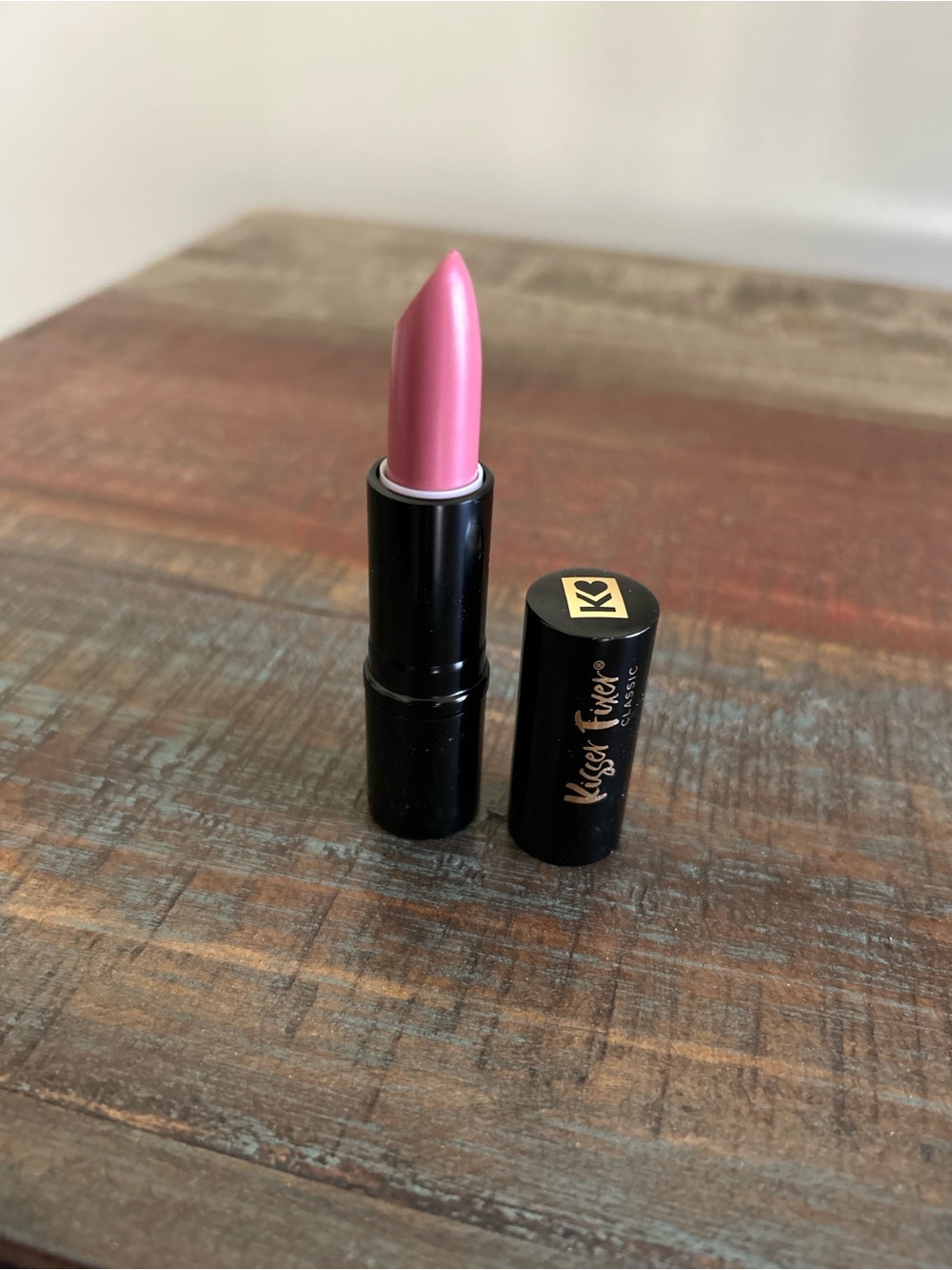 Belle Beauty Kisser Fixer Classic Lipstick in VERY BERRY- NEW